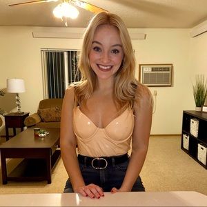 Meet your Posher, Raegan